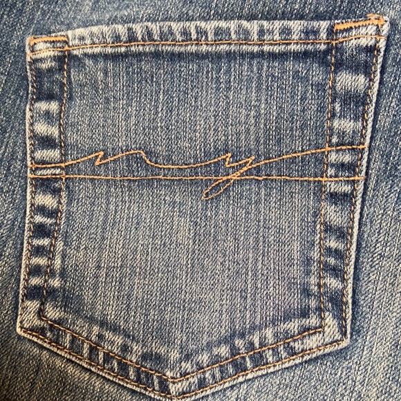 High Waisted New York and Co. Denim Shorts - Picture 3 of 6